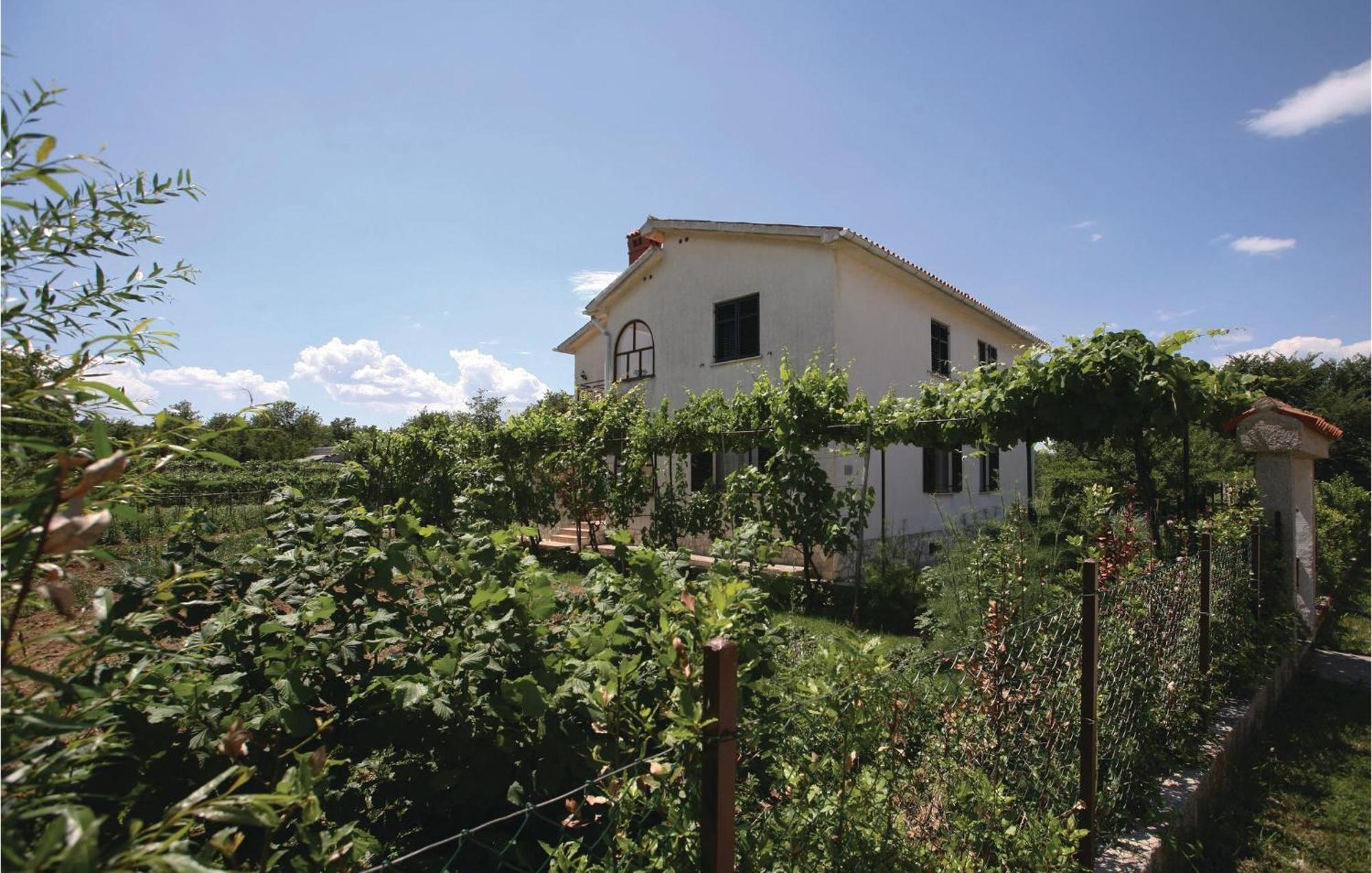 2 Bedroom Gorgeous Apartment In Labin Raša 외부 사진