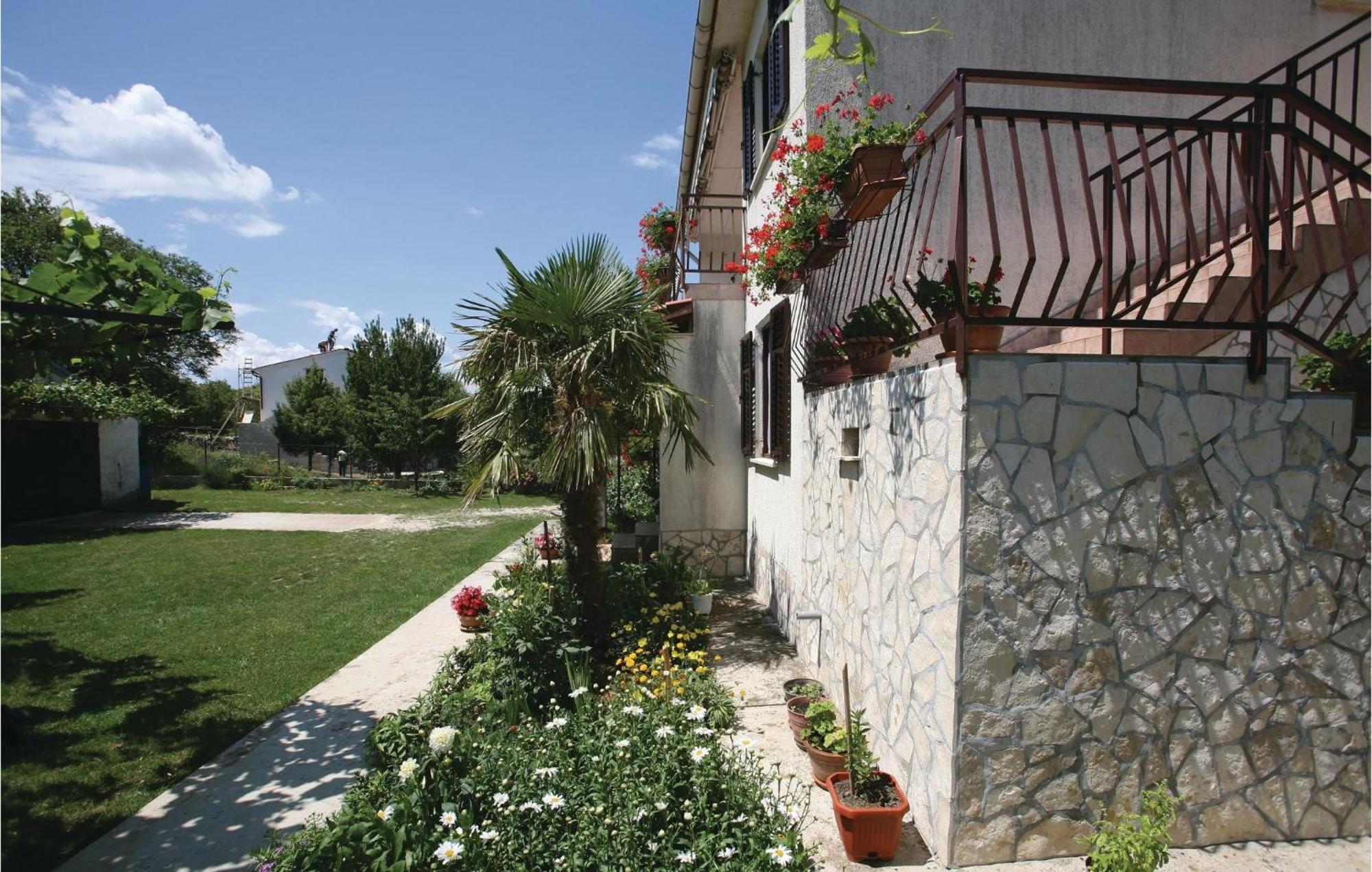 2 Bedroom Gorgeous Apartment In Labin Raša 외부 사진